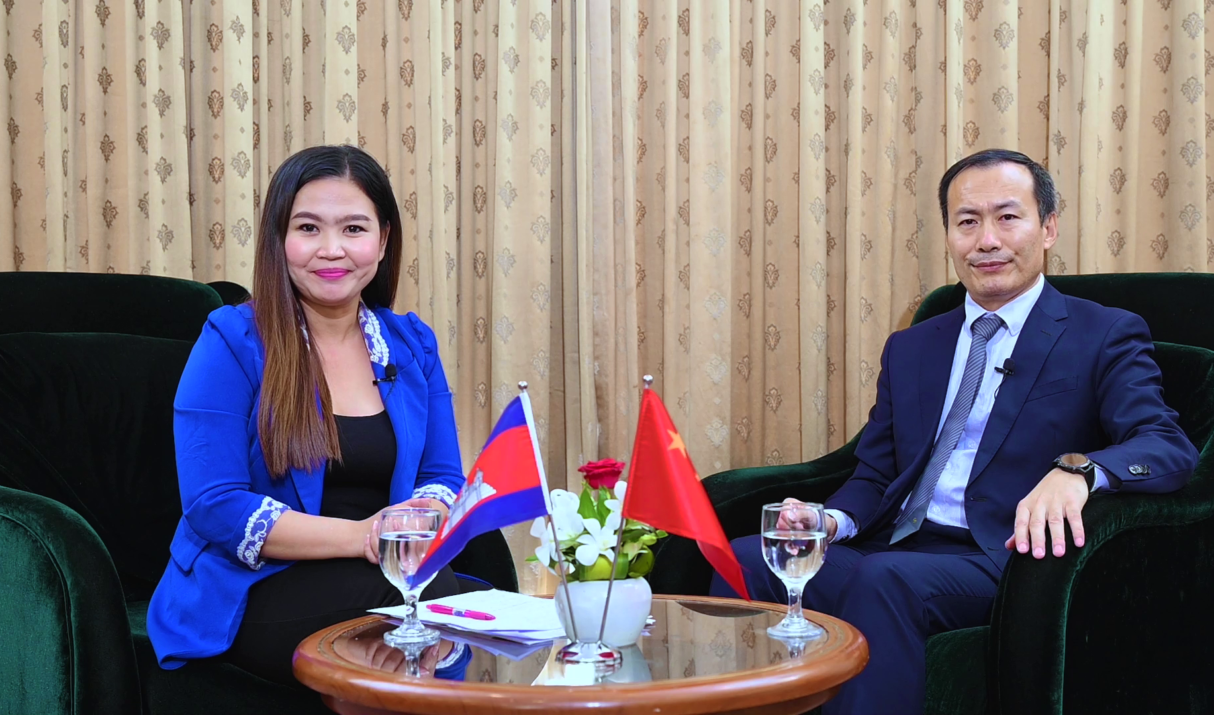 កិច្ចសម្ភាសជាមួយ លោកនាយករងក្រុមហ៊ុន C&C Printing (China Commercial United Printing)